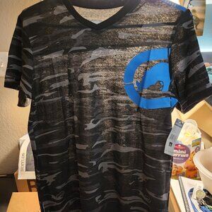 Ecko v-neck t-shirt